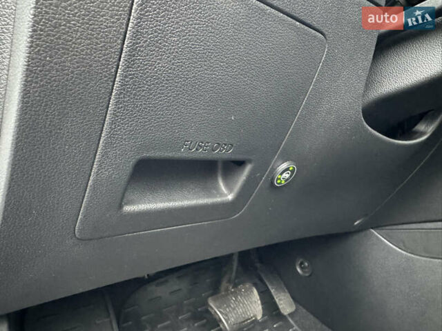 Белый Хендай Элантра, объемом двигателя 1.59 л и пробегом 247 тыс. км за 12500 $, фото 19 на Automoto.ua