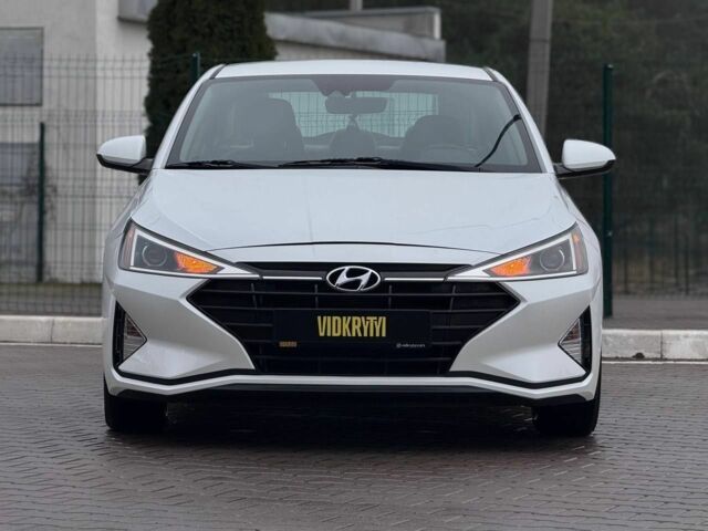 Білий Хендай Елантра, об'ємом двигуна 2 л та пробігом 84 тис. км за 13600 $, фото 1 на Automoto.ua