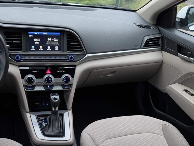 Білий Хендай Елантра, об'ємом двигуна 2 л та пробігом 84 тис. км за 13600 $, фото 20 на Automoto.ua