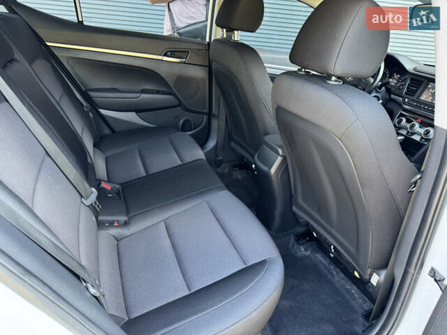 Білий Хендай Елантра, об'ємом двигуна 1.59 л та пробігом 270 тис. км за 12500 $, фото 28 на Automoto.ua