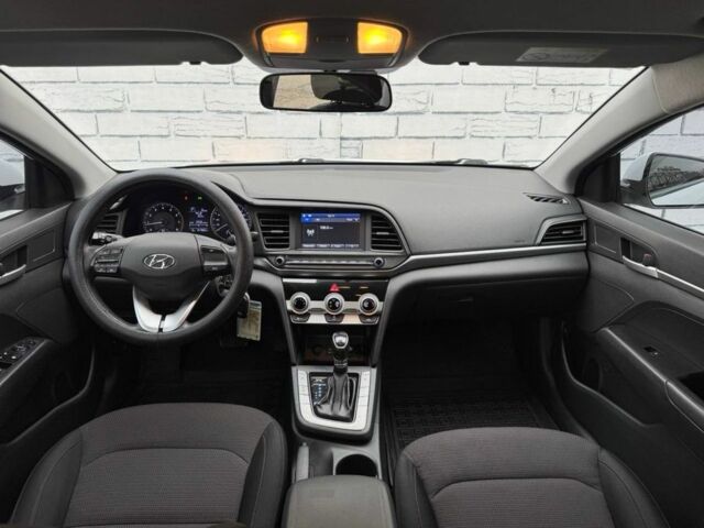 Белый Хендай Элантра, объемом двигателя 1.6 л и пробегом 247 тыс. км за 12500 $, фото 8 на Automoto.ua