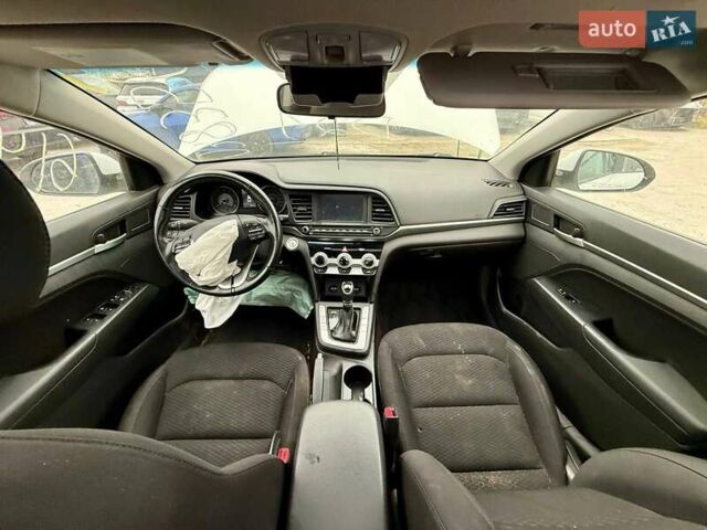 Белый Хендай Элантра, объемом двигателя 2 л и пробегом 164 тыс. км за 9400 $, фото 21 на Automoto.ua