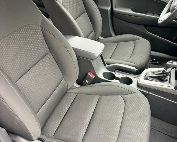 Белый Хендай Элантра, объемом двигателя 2 л и пробегом 96 тыс. км за 13800 $, фото 20 на Automoto.ua