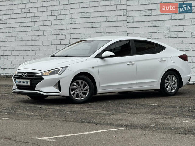 Белый Хендай Элантра, объемом двигателя 1.59 л и пробегом 247 тыс. км за 12500 $, фото 7 на Automoto.ua