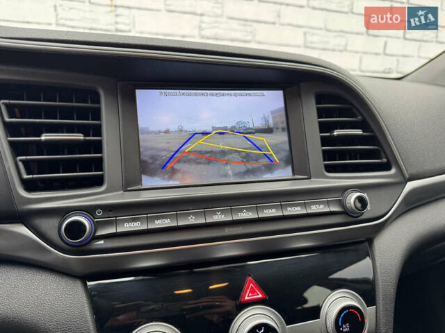 Белый Хендай Элантра, объемом двигателя 1.59 л и пробегом 247 тыс. км за 12500 $, фото 22 на Automoto.ua