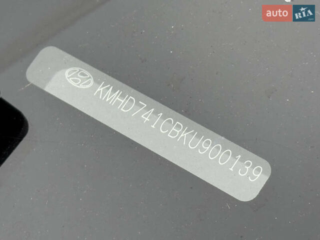Белый Хендай Элантра, объемом двигателя 1.59 л и пробегом 247 тыс. км за 12500 $, фото 8 на Automoto.ua