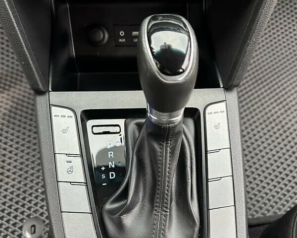 Белый Хендай Элантра, объемом двигателя 1.59 л и пробегом 140 тыс. км за 14500 $, фото 15 на Automoto.ua