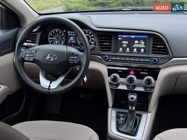 Білий Хендай Елантра, об'ємом двигуна 2 л та пробігом 84 тис. км за 13600 $, фото 16 на Automoto.ua