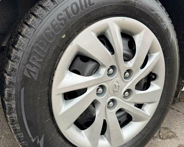 Белый Хендай Элантра, объемом двигателя 2 л и пробегом 96 тыс. км за 13800 $, фото 11 на Automoto.ua