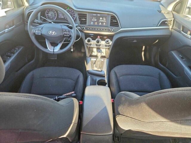 Белый Хендай Элантра, объемом двигателя 2 л и пробегом 70 тыс. км за 1500 $, фото 7 на Automoto.ua