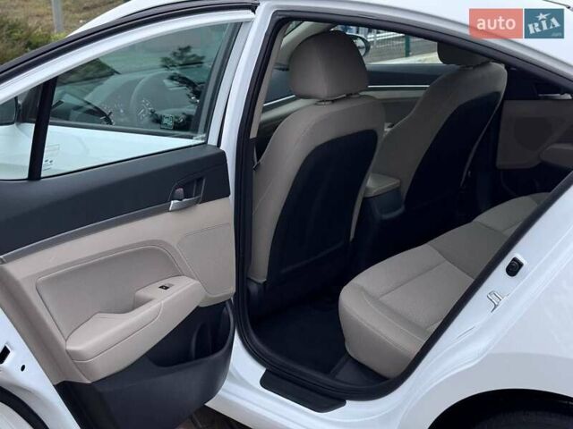 Білий Хендай Елантра, об'ємом двигуна 2 л та пробігом 84 тис. км за 13600 $, фото 23 на Automoto.ua