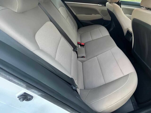 Белый Хендай Элантра, объемом двигателя 2 л и пробегом 38 тыс. км за 1700 $, фото 9 на Automoto.ua