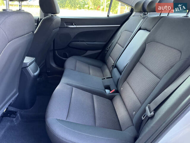 Білий Хендай Елантра, об'ємом двигуна 1.59 л та пробігом 270 тис. км за 12500 $, фото 24 на Automoto.ua