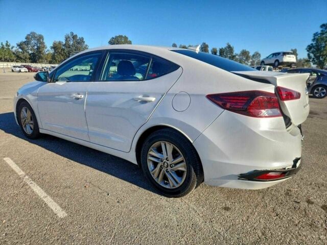 Белый Хендай Элантра, объемом двигателя 2 л и пробегом 70 тыс. км за 1500 $, фото 1 на Automoto.ua