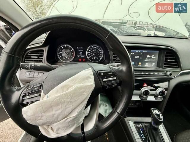 Белый Хендай Элантра, объемом двигателя 2 л и пробегом 164 тыс. км за 9400 $, фото 24 на Automoto.ua