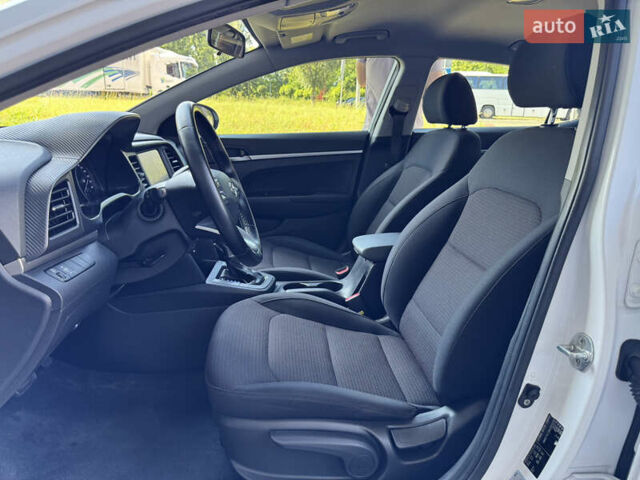 Білий Хендай Елантра, об'ємом двигуна 1.59 л та пробігом 270 тис. км за 12500 $, фото 13 на Automoto.ua