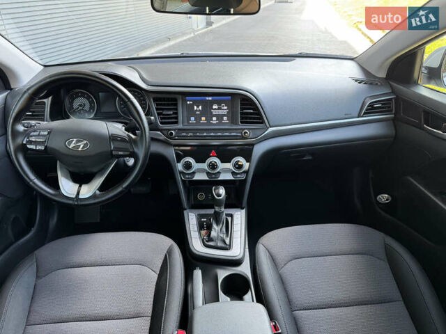 Білий Хендай Елантра, об'ємом двигуна 1.59 л та пробігом 270 тис. км за 12500 $, фото 26 на Automoto.ua