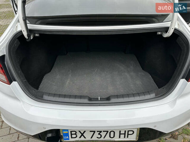 Белый Хендай Элантра, объемом двигателя 1.59 л и пробегом 140 тыс. км за 14500 $, фото 18 на Automoto.ua