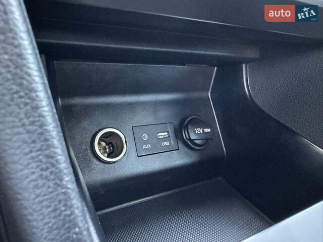 Білий Хендай Елантра, об'ємом двигуна 1.59 л та пробігом 270 тис. км за 12500 $, фото 23 на Automoto.ua