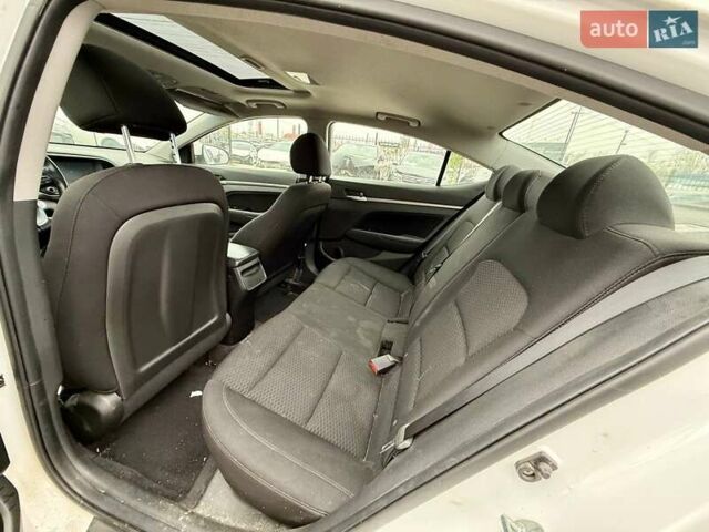 Белый Хендай Элантра, объемом двигателя 2 л и пробегом 164 тыс. км за 9400 $, фото 19 на Automoto.ua