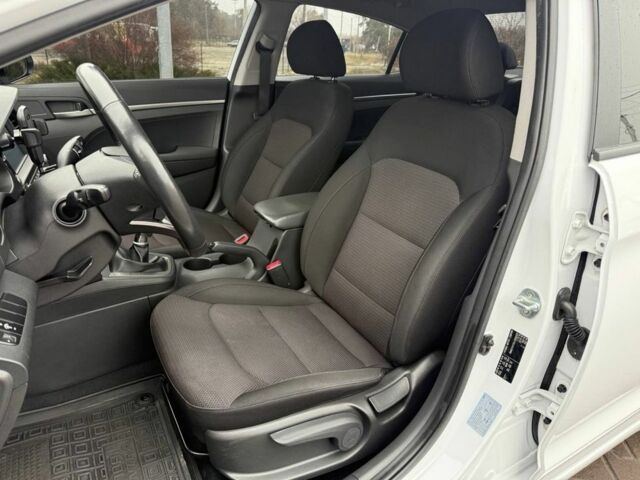 Білий Хендай Елантра, об'ємом двигуна 1.6 л та пробігом 132 тис. км за 12490 $, фото 17 на Automoto.ua