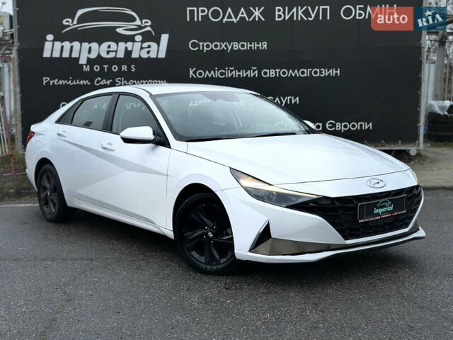 Білий Хендай Елантра, об'ємом двигуна 1.6 л та пробігом 63 тис. км за 18700 $, фото 1 на Automoto.ua