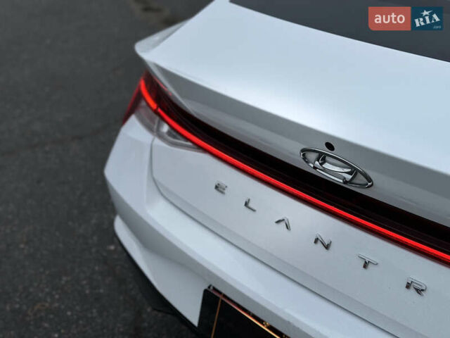 Білий Хендай Елантра, об'ємом двигуна 1.6 л та пробігом 63 тис. км за 18700 $, фото 7 на Automoto.ua