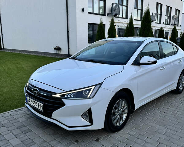 Белый Хендай Элантра, объемом двигателя 2 л и пробегом 84 тыс. км за 17000 $, фото 1 на Automoto.ua