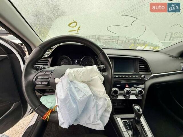 Білий Хендай Елантра, об'ємом двигуна 2 л та пробігом 96 тис. км за 9200 $, фото 24 на Automoto.ua
