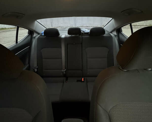 Белый Хендай Элантра, объемом двигателя 1.59 л и пробегом 46 тыс. км за 14000 $, фото 14 на Automoto.ua