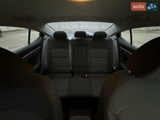 Белый Хендай Элантра, объемом двигателя 1.59 л и пробегом 46 тыс. км за 14000 $, фото 11 на Automoto.ua