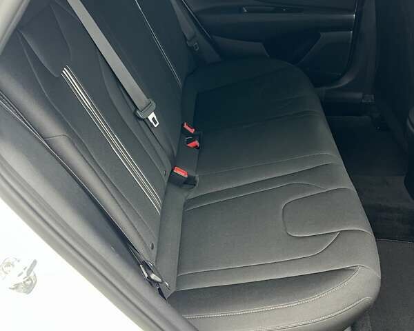 Білий Хендай Елантра, об'ємом двигуна 2 л та пробігом 56 тис. км за 16800 $, фото 21 на Automoto.ua