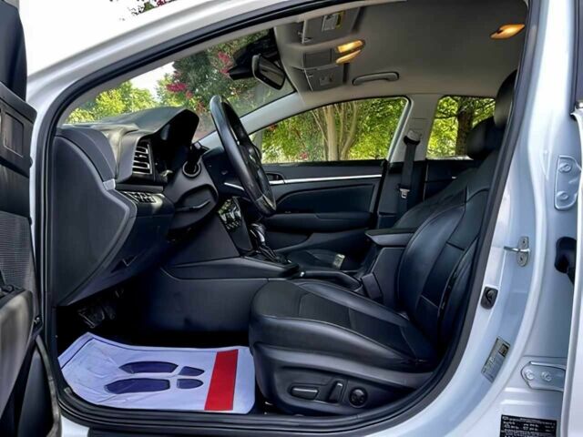 Белый Хендай Элантра, объемом двигателя 2 л и пробегом 34 тыс. км за 9400 $, фото 9 на Automoto.ua