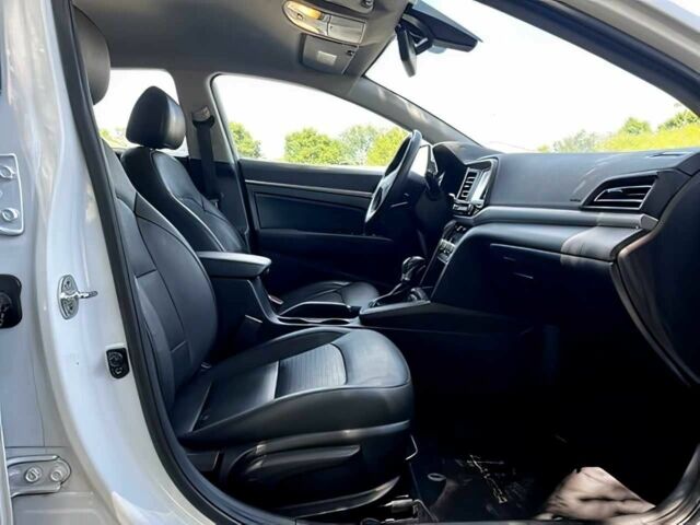 Белый Хендай Элантра, объемом двигателя 2 л и пробегом 34 тыс. км за 9400 $, фото 12 на Automoto.ua