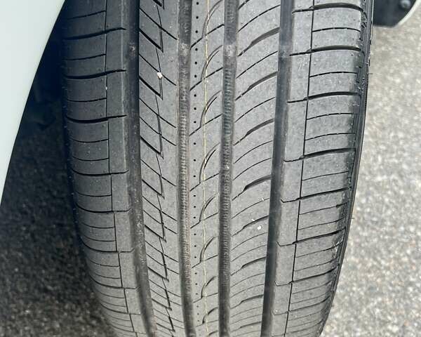 Білий Хендай Елантра, об'ємом двигуна 2 л та пробігом 56 тис. км за 16800 $, фото 26 на Automoto.ua