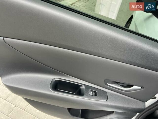 Білий Хендай Елантра, об'ємом двигуна 2 л та пробігом 56 тис. км за 16800 $, фото 16 на Automoto.ua