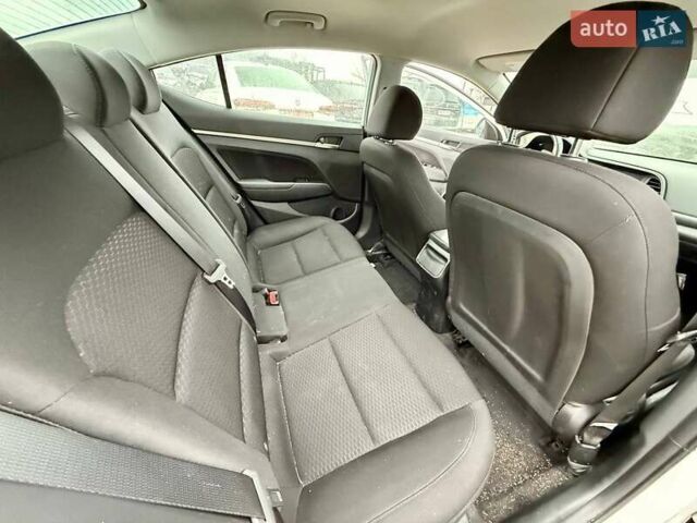 Білий Хендай Елантра, об'ємом двигуна 2 л та пробігом 96 тис. км за 9200 $, фото 21 на Automoto.ua