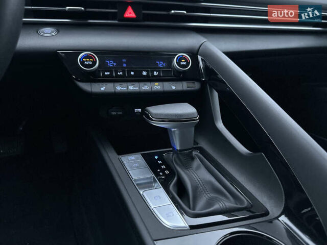 Білий Хендай Елантра, об'ємом двигуна 1.6 л та пробігом 63 тис. км за 18700 $, фото 16 на Automoto.ua