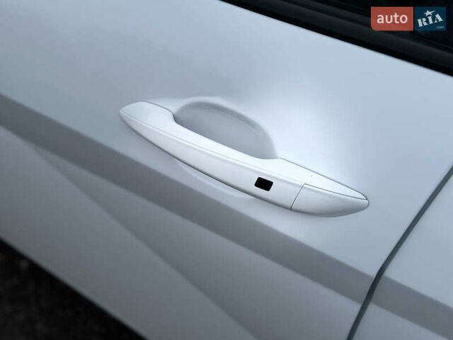 Білий Хендай Елантра, об'ємом двигуна 1.6 л та пробігом 63 тис. км за 18700 $, фото 9 на Automoto.ua