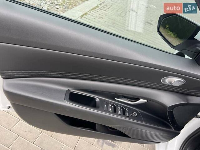 Білий Хендай Елантра, об'ємом двигуна 2 л та пробігом 56 тис. км за 16800 $, фото 8 на Automoto.ua