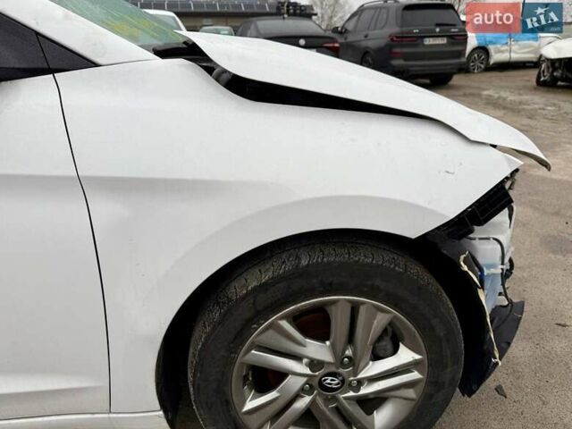 Білий Хендай Елантра, об'ємом двигуна 2 л та пробігом 96 тис. км за 9200 $, фото 15 на Automoto.ua