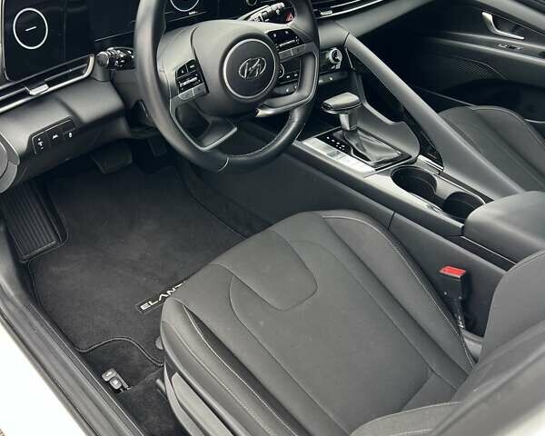 Білий Хендай Елантра, об'ємом двигуна 2 л та пробігом 56 тис. км за 16800 $, фото 9 на Automoto.ua