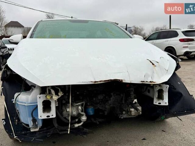 Білий Хендай Елантра, об'ємом двигуна 2 л та пробігом 96 тис. км за 9200 $, фото 1 на Automoto.ua