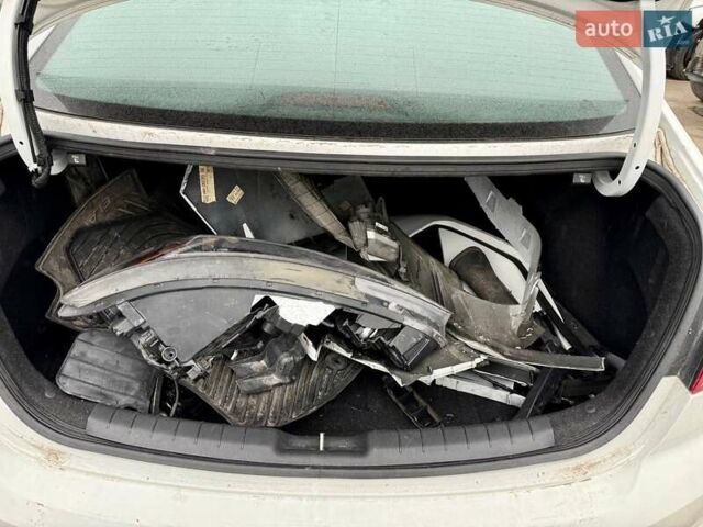 Білий Хендай Елантра, об'ємом двигуна 2 л та пробігом 96 тис. км за 9200 $, фото 28 на Automoto.ua