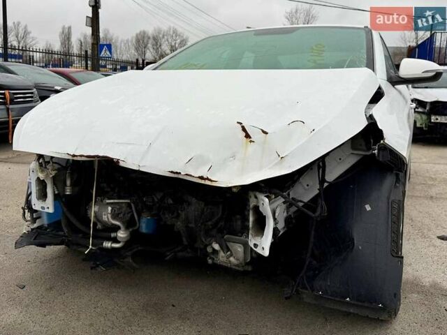 Білий Хендай Елантра, об'ємом двигуна 2 л та пробігом 96 тис. км за 9200 $, фото 2 на Automoto.ua