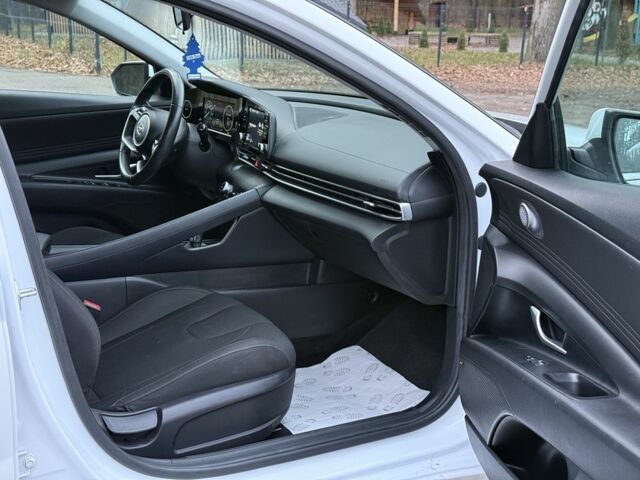 Белый Хендай Элантра, объемом двигателя 2 л и пробегом 55 тыс. км за 18600 $, фото 18 на Automoto.ua