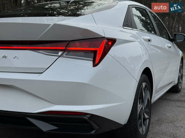 Білий Хендай Елантра, об'ємом двигуна 0 л та пробігом 55 тис. км за 18600 $, фото 17 на Automoto.ua