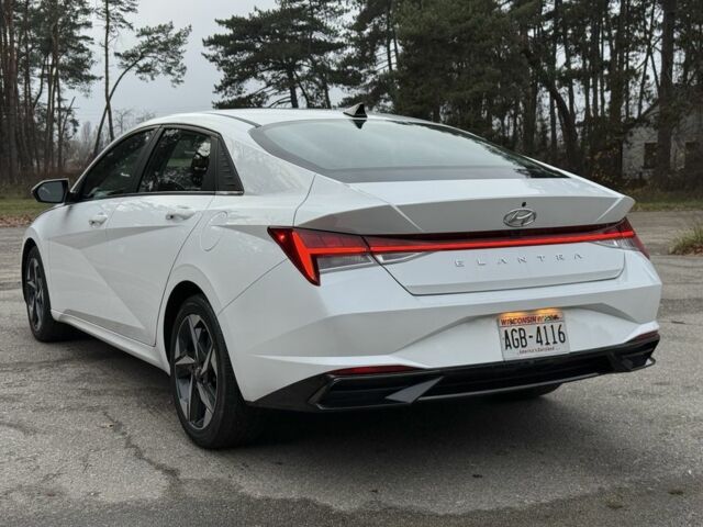 Белый Хендай Элантра, объемом двигателя 2 л и пробегом 55 тыс. км за 18600 $, фото 5 на Automoto.ua