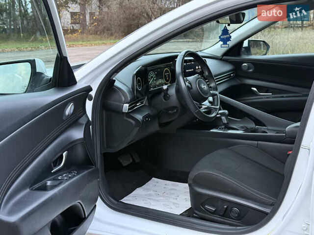 Білий Хендай Елантра, об'ємом двигуна 0 л та пробігом 55 тис. км за 18600 $, фото 19 на Automoto.ua