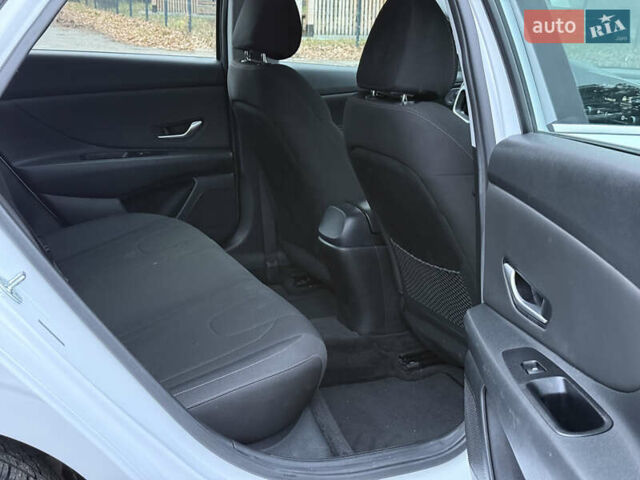 Білий Хендай Елантра, об'ємом двигуна 0 л та пробігом 55 тис. км за 18600 $, фото 26 на Automoto.ua